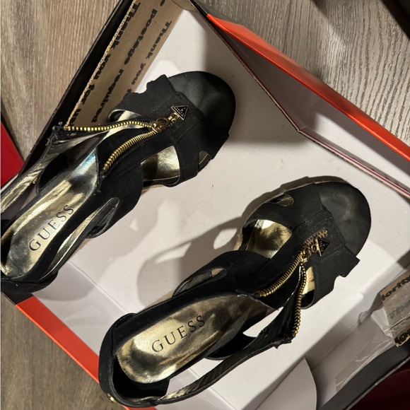 6 pairs of Guess shoes/heels/wedges some brand new never used size 6 and 7 - Picture 10 of 11